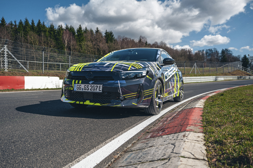 Future Opel Corsa GSE, la citadine électrique survitaminée née pour attirer les regards